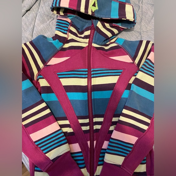 Ivivva sweater - Picture 2 of 5